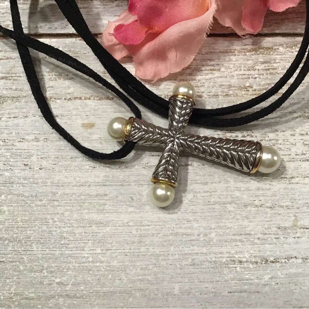Cross Necklace - Picture 4 of 4